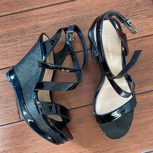Like new wedge sandals